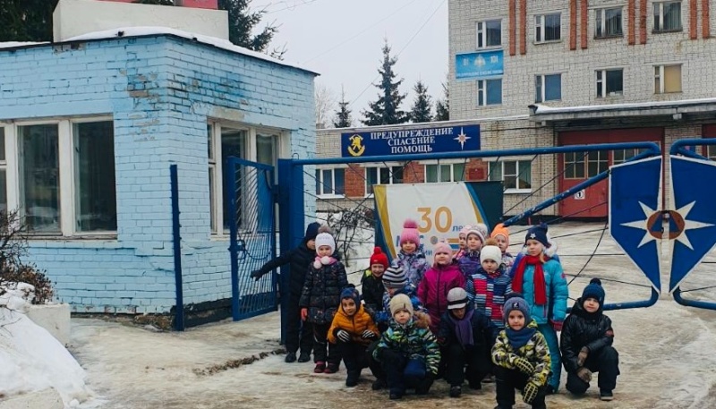 Воспитанники владимирского детского сада побывали в гостях в пожарно-спасательной части №3