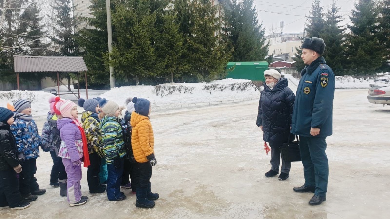 Воспитанники владимирского детского сада побывали в гостях в пожарно-спасательной части №3