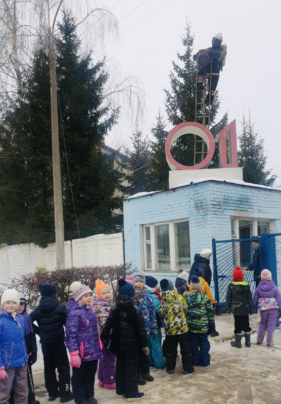 Воспитанники владимирского детского сада побывали в гостях в пожарно-спасательной части №3