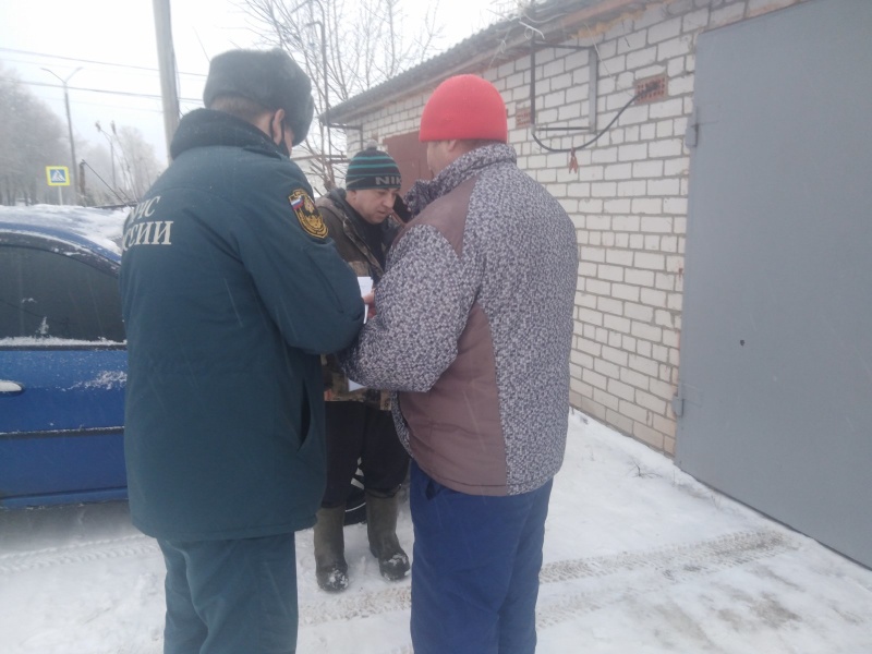 Пожарные города Гороховца провели беседы с местными жителями