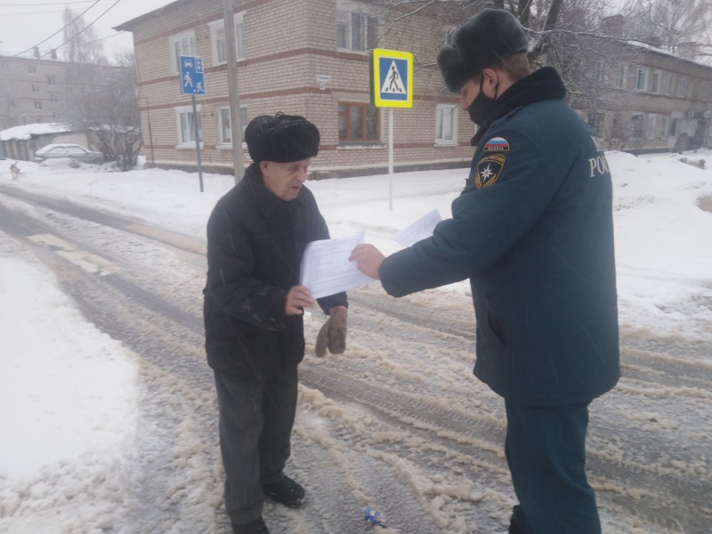 Пожарные города Гороховца провели беседы с местными жителями