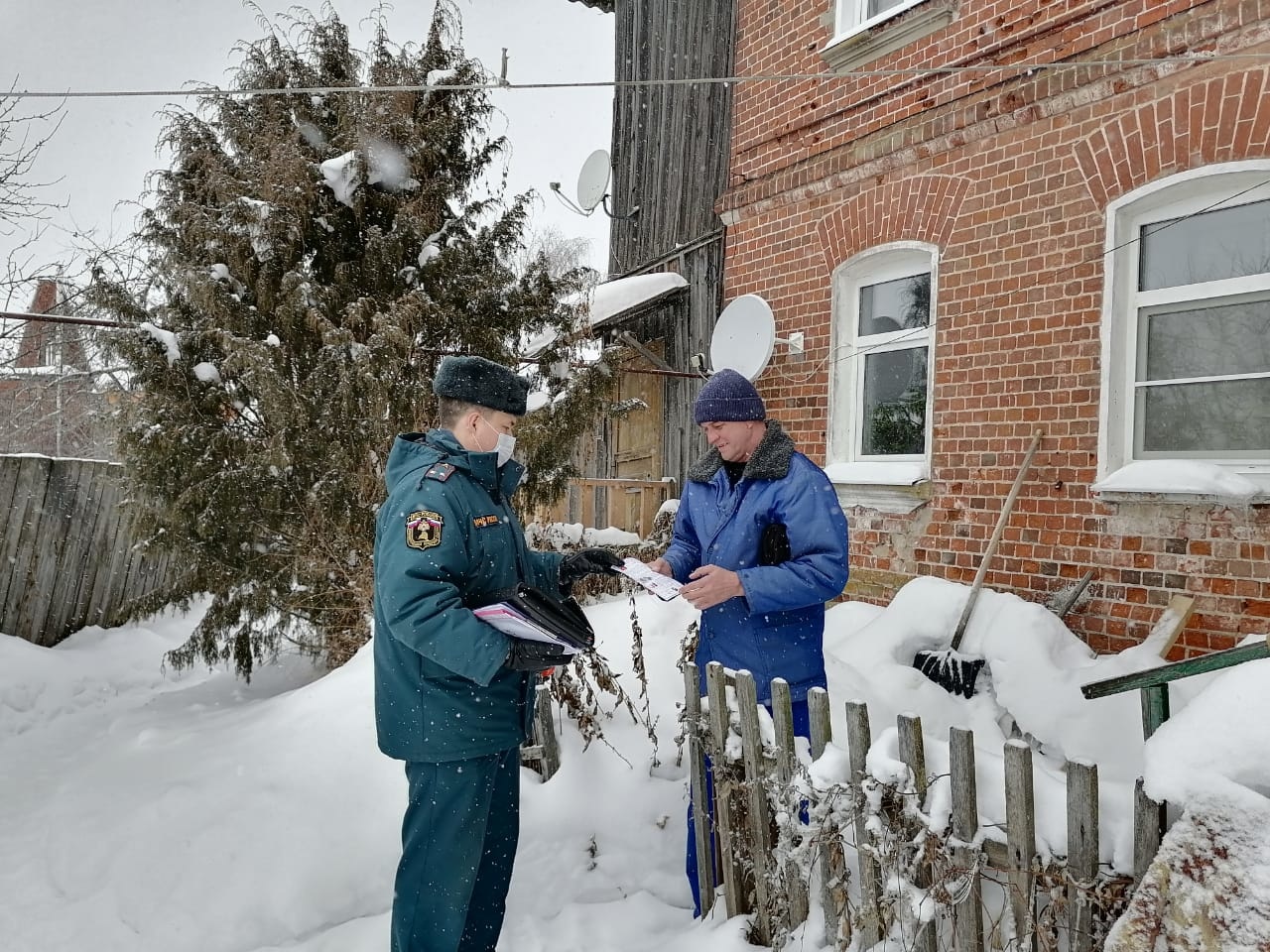 В городе Суздале проводится активная профилактическая работа с населением  по недопущению пожаров - Новости - Главное управление МЧС России по  Владимирской области