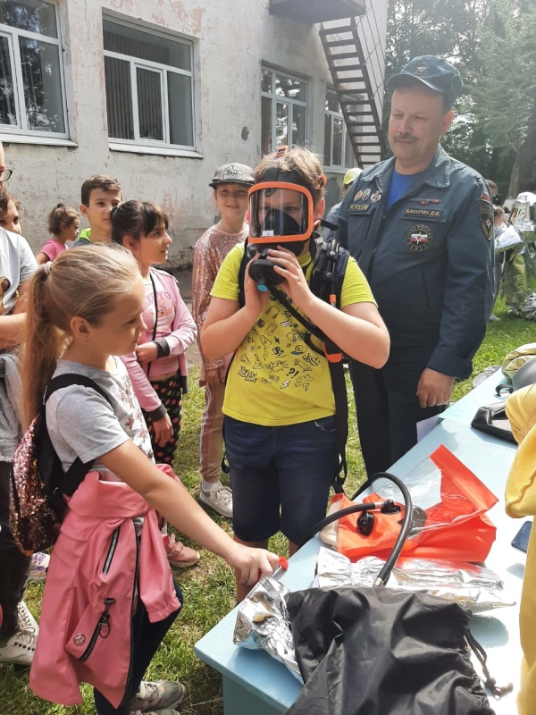 Воспитанники центра дополнительного образования "Исток" в Гусь-Хрустальном на практике ознакомились с работой пожарных