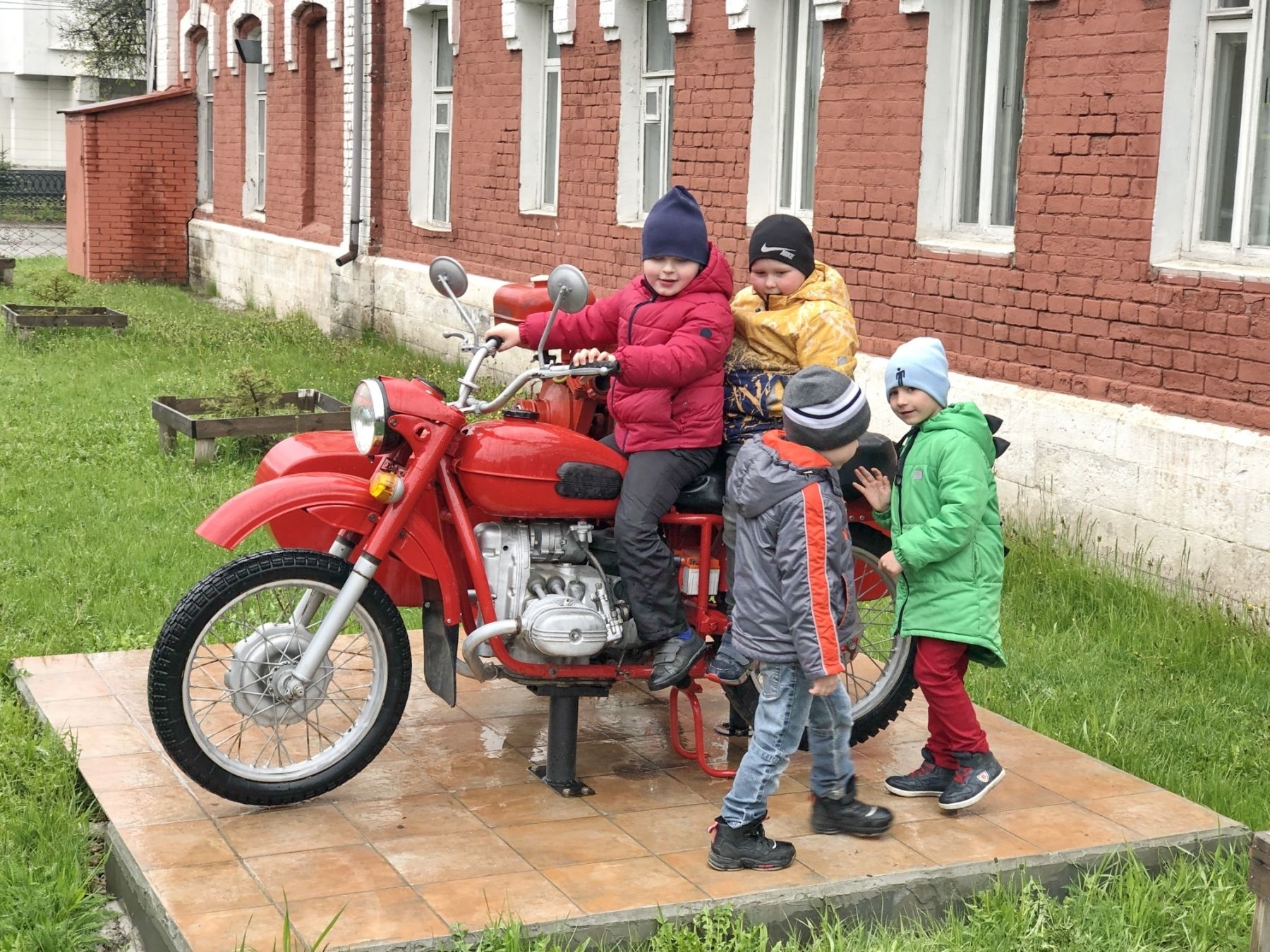 В ковровской пожарно-спасательной части прошёл День открытых дверей для  воспитанников детского сада, школьников и их родителей - Новости - Главное  управление МЧС России по Владимирской области