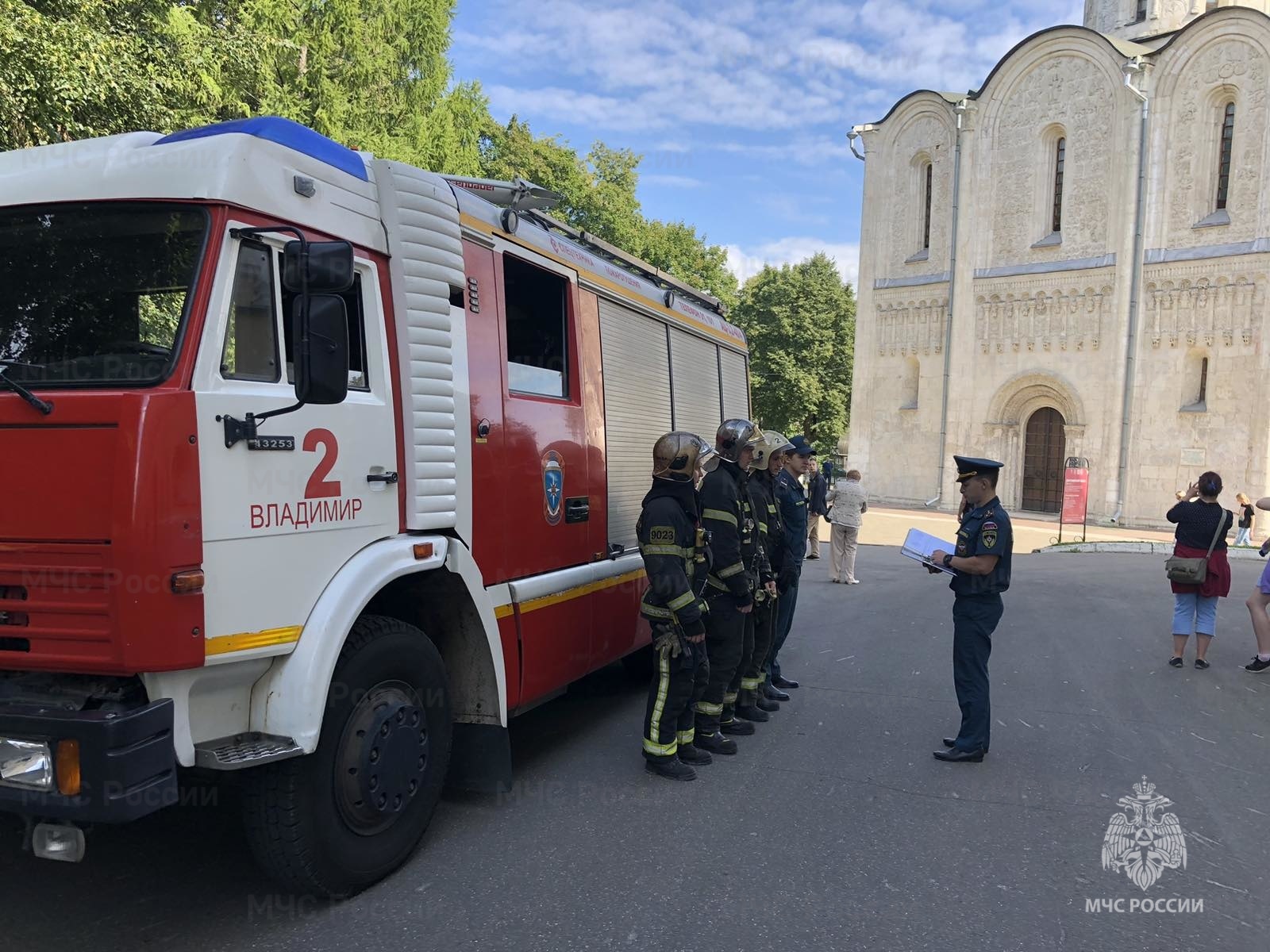 Сотрудники МЧС провели пожарно-тактическое занятие в Дмитриевском Соборе  города Владимира - Новости - Главное управление МЧС России по Владимирской  области