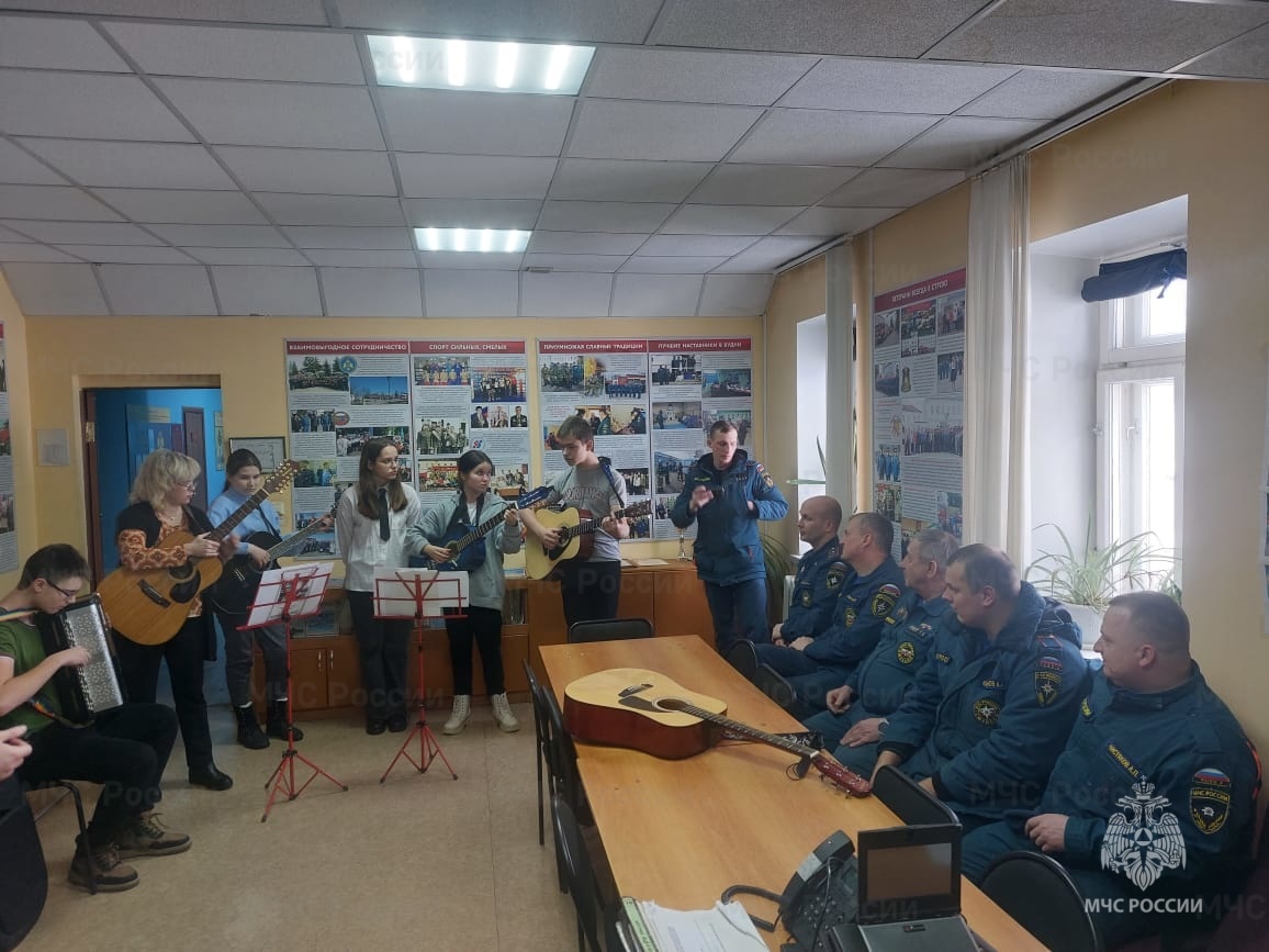 Суздальские восьмиклассники посетили местную пожарно-спасательную часть -  Новости - Главное управление МЧС России по Владимирской области