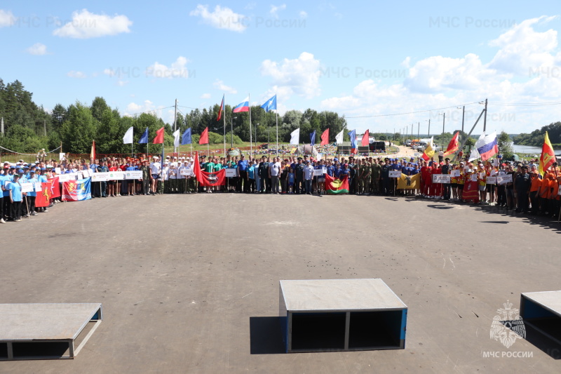 Команды Владимирской и Тульской областей стали победителями Межрегиональных соревнований «Школа безопасности»