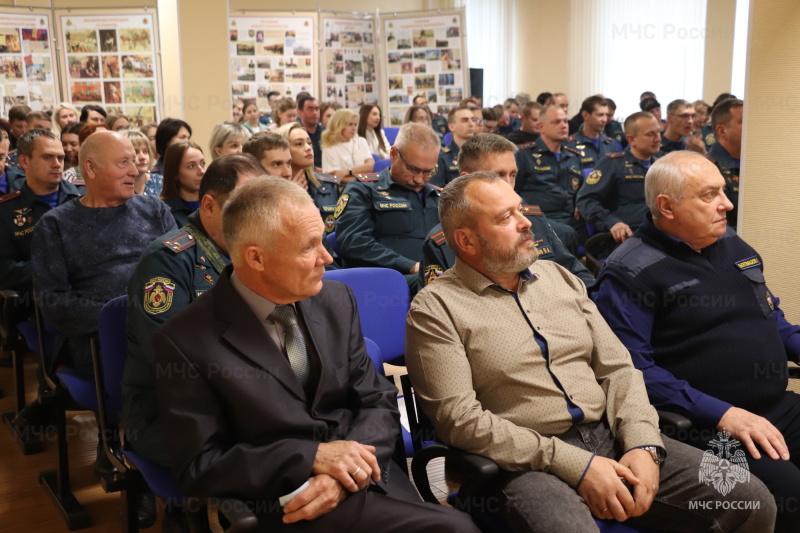 В ГУ МЧС России по Владимирской области состоялось торжественное мероприятие, посвящённое Дню гражданской обороны